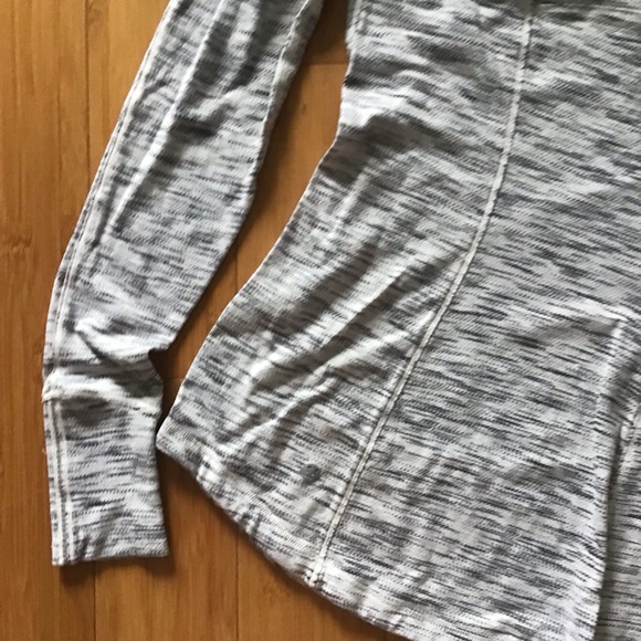 Lululemon 5 Mile Long Sleeve
Tiger Space Dye Black White EUC - Picture 11 of 16